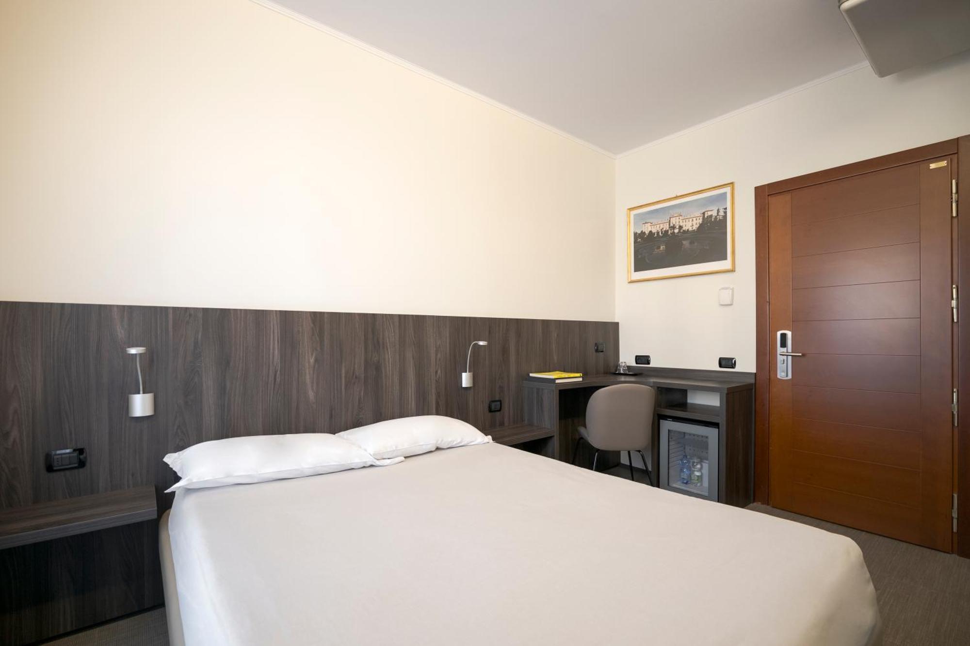 Hotel Ungheria Varese 1946 Екстериор снимка