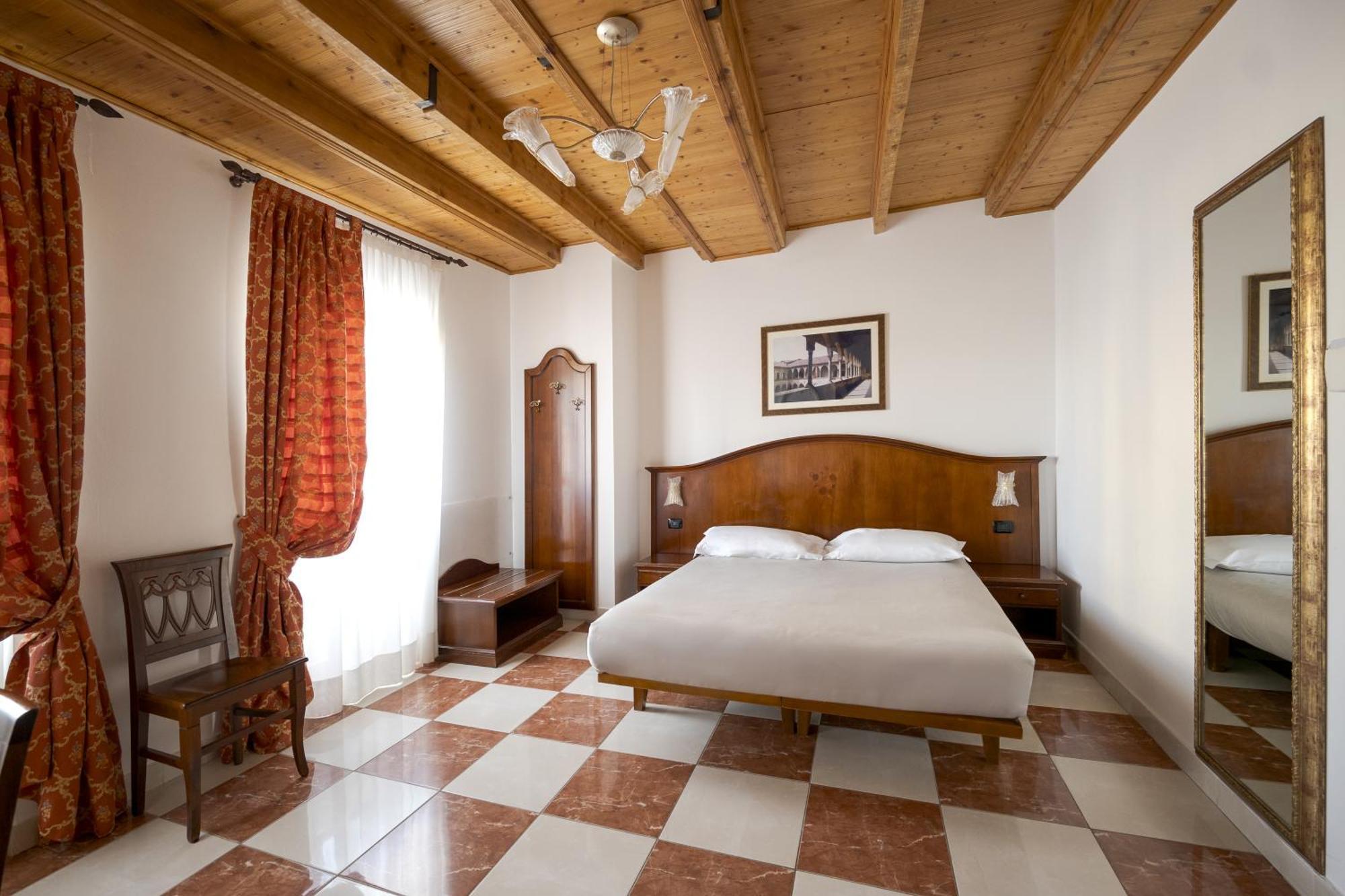 Hotel Ungheria Varese 1946 Екстериор снимка