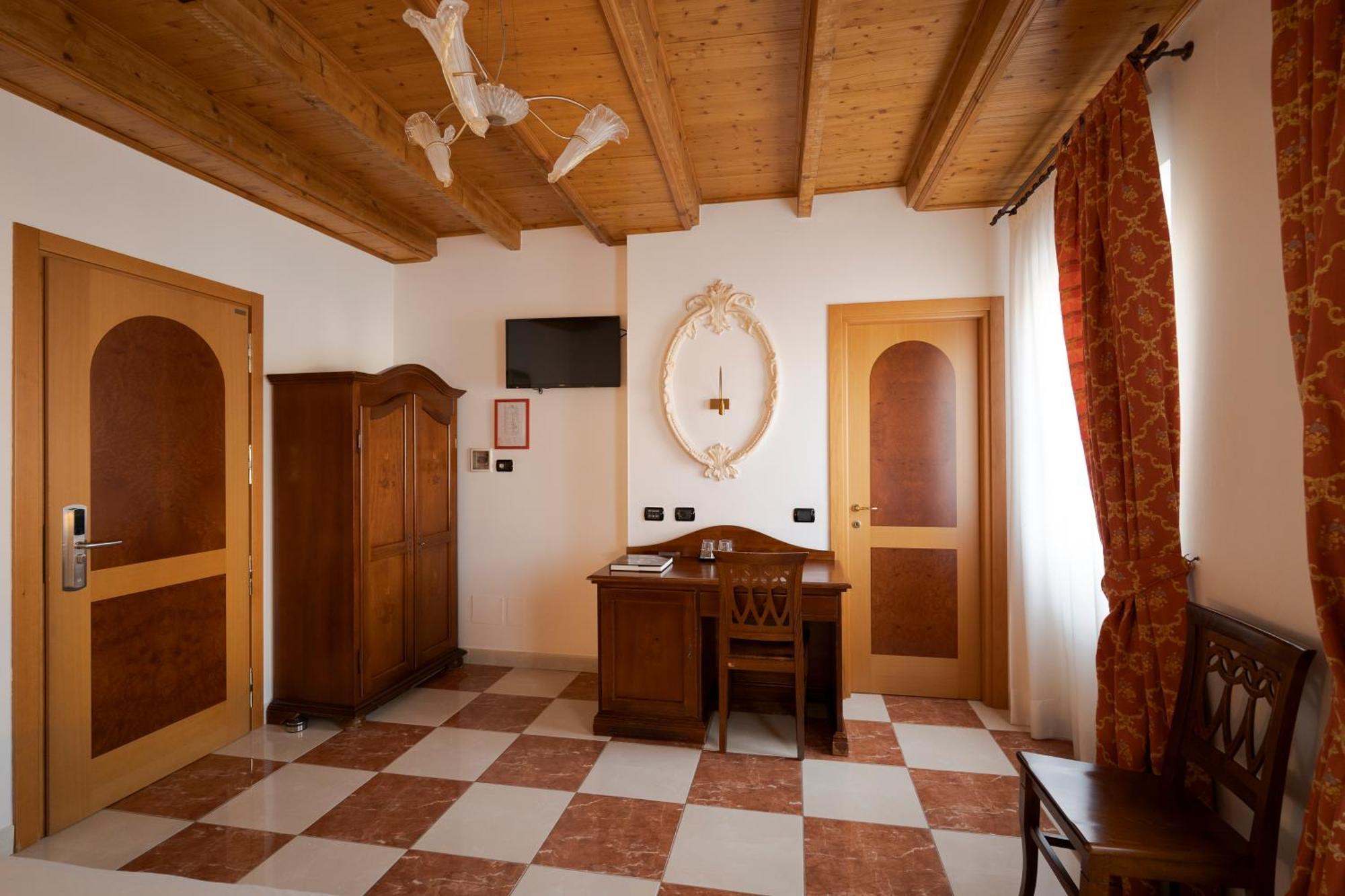 Hotel Ungheria Varese 1946 Екстериор снимка