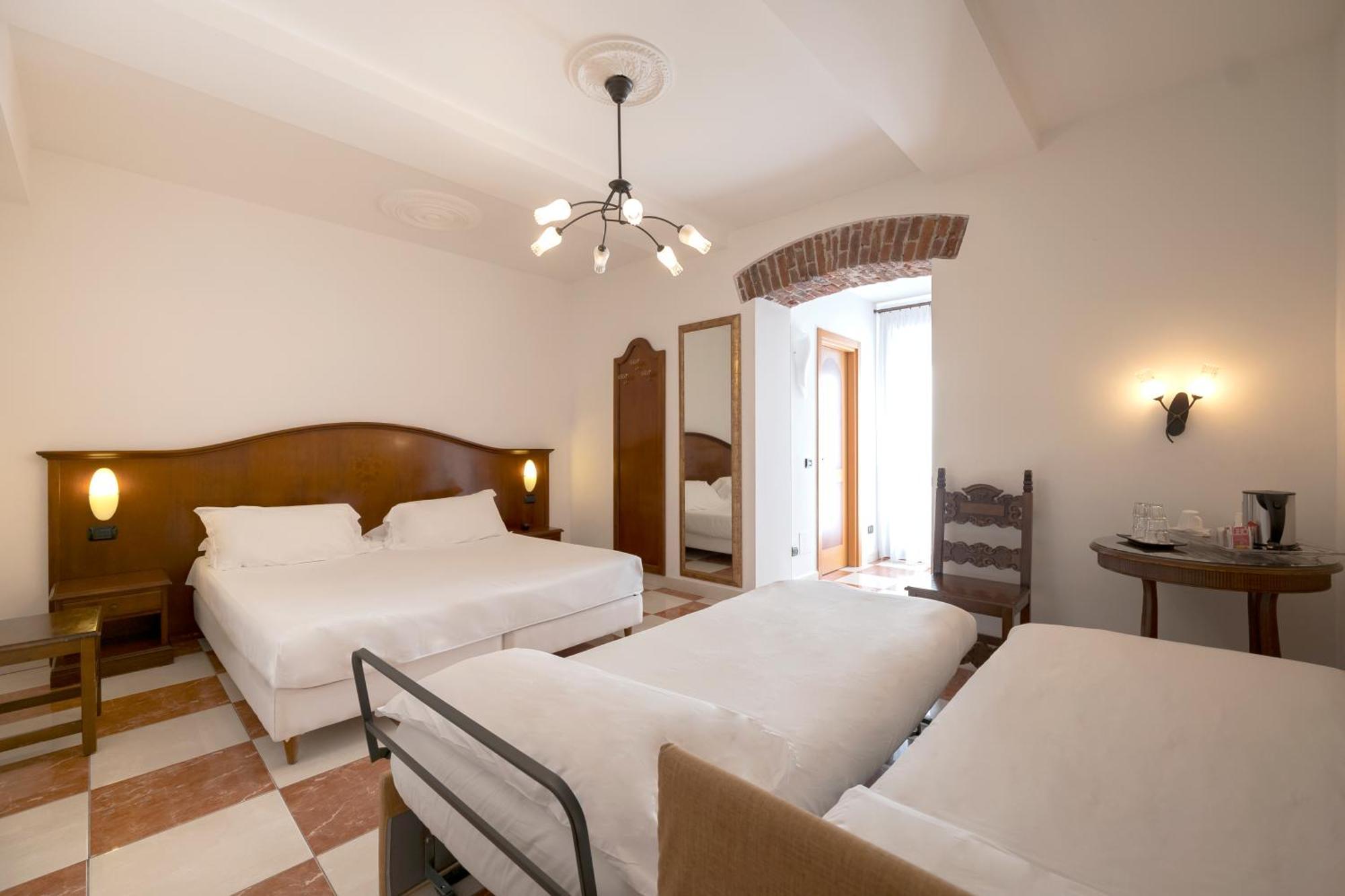 Hotel Ungheria Varese 1946 Екстериор снимка
