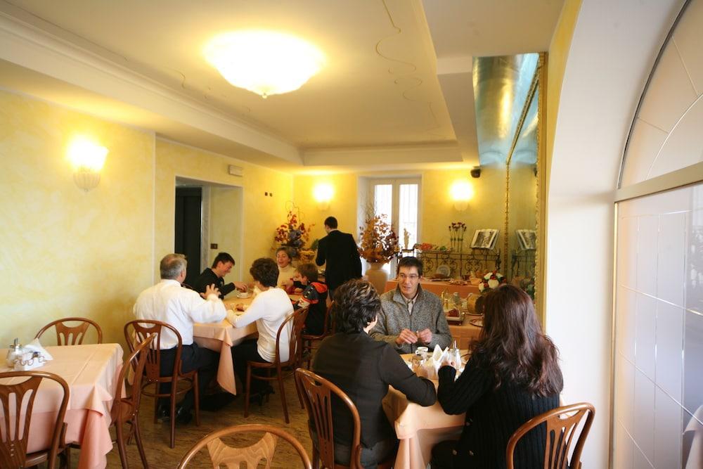 Hotel Ungheria Varese 1946 Екстериор снимка